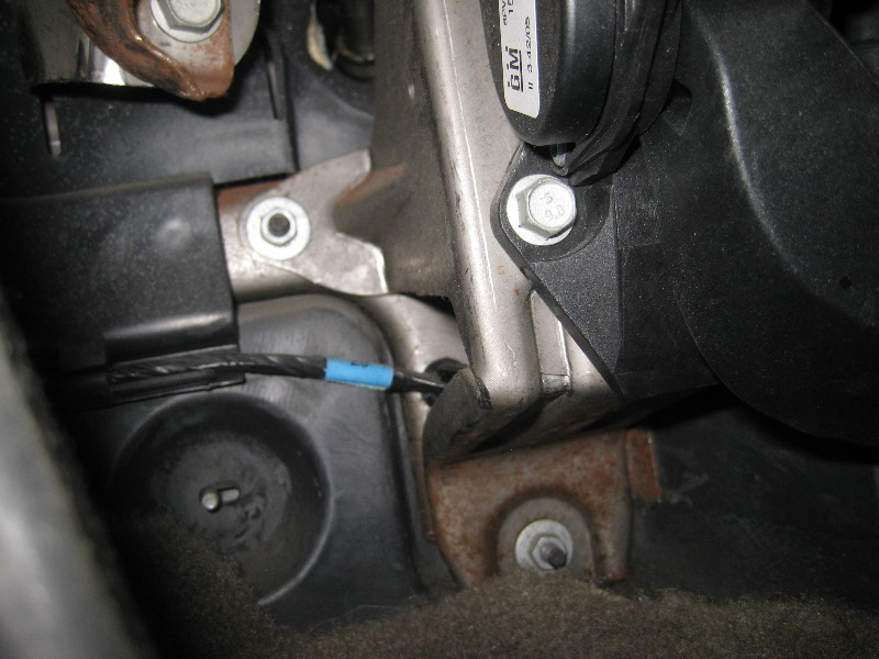 2000-2006-GM-Chevrolet-Tahoe-Intermediate-Steering-Shaft-Replacement-Guide-004