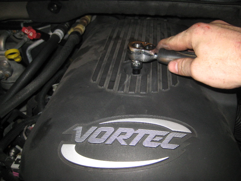 2000-2006-GM-Chevrolet-Tahoe-Oil-Pressure-Sensor-Replacement-Guide-026