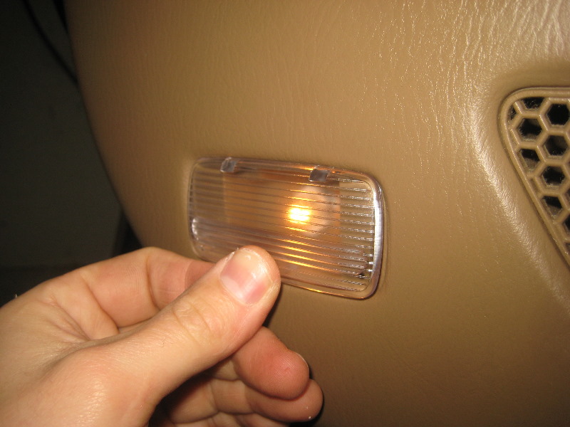 2003-2008-Honda-Pilot-Door-Panel-Courtesy-Step-Light-Bulb-Replacement-Guide-010