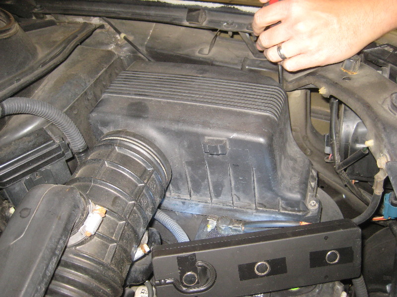 2003-2008-Honda-Pilot-Engine-Air-Filter-Replacement-Guide-005
