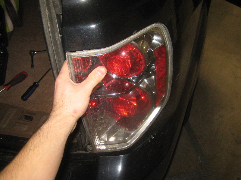 2003-2008-Honda-Pilot-Tail-Light-Bulbs-Replacement-Guide-006