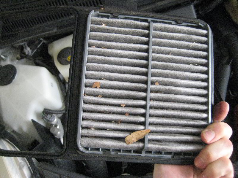 2004-2009-Toyota-Prius-Engine-Air-Filter-Replacement-Guide-011