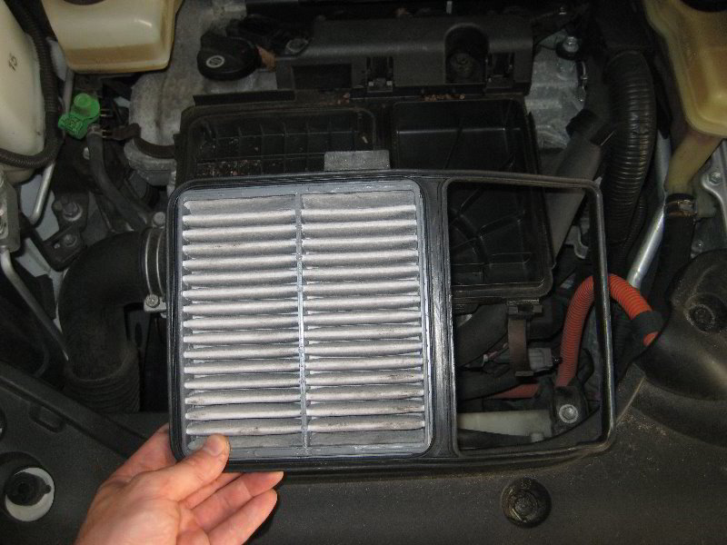 2004-2009-Toyota-Prius-Engine-Air-Filter-Replacement-Guide-013