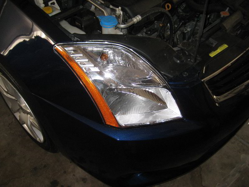 2007-2012-Nissan-Sentra-Headlight-Bulbs-Replacement-Guide-001