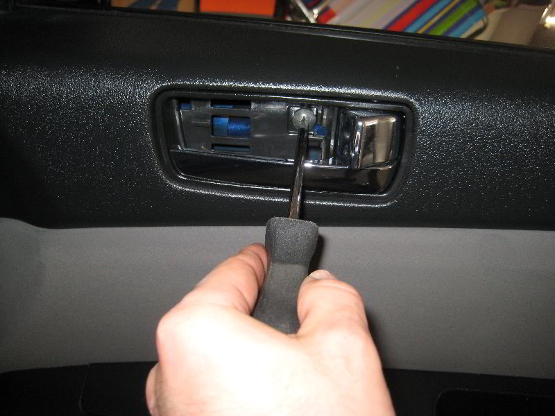 2007-2012-Nissan-Sentra-Interior-Door-Panel-Removal-Guide-008