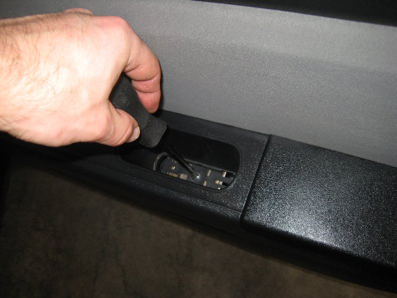 2007-2012-Nissan-Sentra-Interior-Door-Panel-Removal-Guide-009