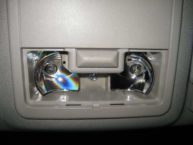 2007-2012-Nissan-Sentra-Map-Light-Bulbs-Replacement-Guide-005