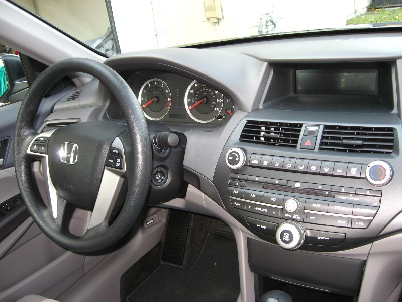 2009-Honda-Accord-LX-Sedan-Review-004