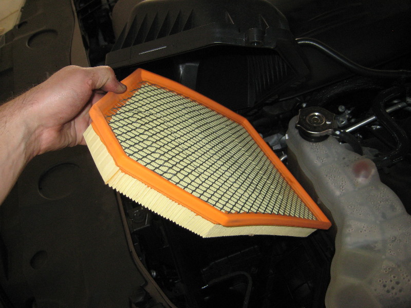 2011-2014-Dodge-Charger-Pentastar-V6-Engine-Air-Filter-Replacement-Guide-008