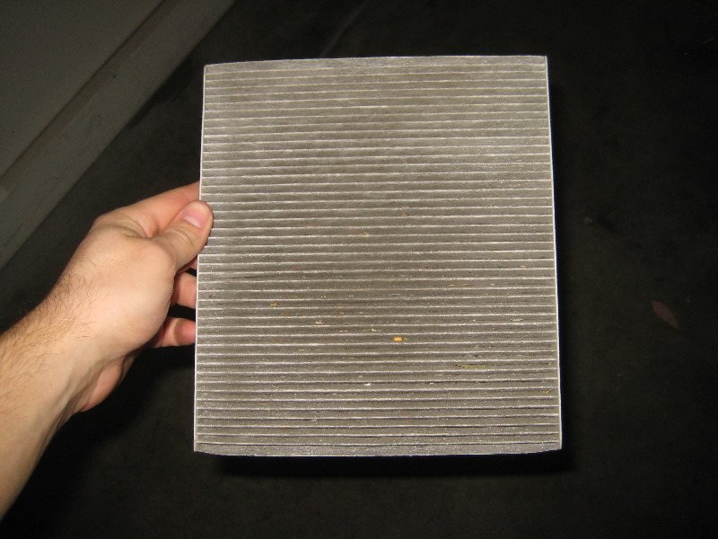2011-2015-Hyundai-Accent-Cabin-Air-Filter-Replacement-Guide-019