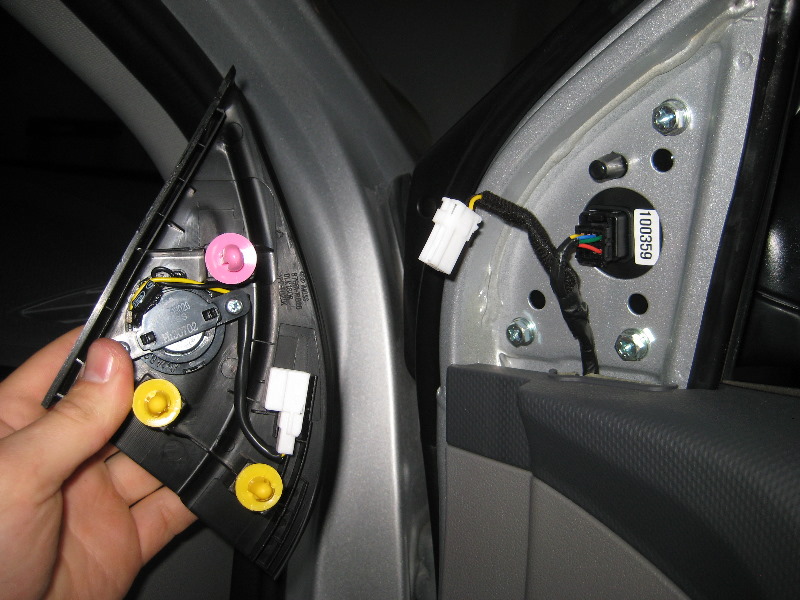 2011-2015-Hyundai-Accent-Interior-Door-Panel-Removal-Guide-004
