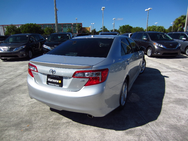 2012-Toyota-Camry-SE-Test-Drive-Review-009