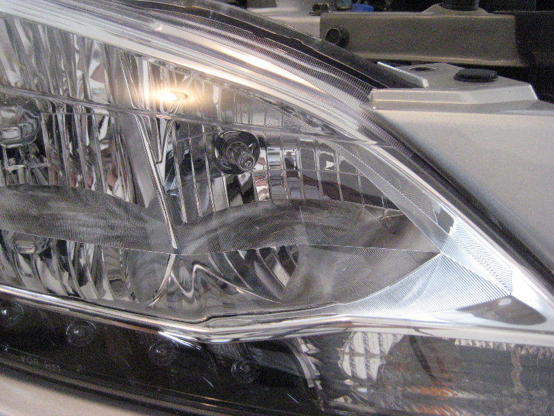 2013-2015-Nissan-Sentra-Headlight-Bulbs-Replacement-Guide-032