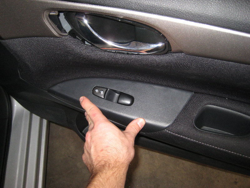2013-2015-Nissan-Sentra-Interior-Door-Panel-Removal-Speaker-Replacement-Guide-034