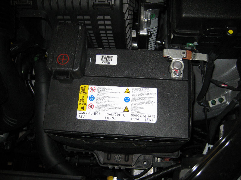 2013-2016-Hyundai-Santa-Fe-12V-Automotive-Battery-Replacement-Guide-008