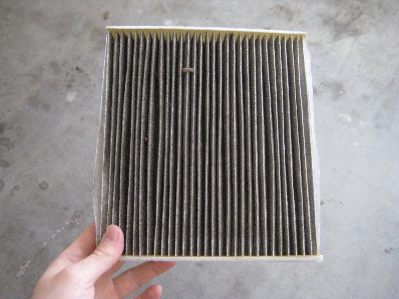 2013-2016-Toyota-RAV4-Cabin-Air-Filter-Replacement-Guide-017