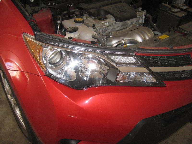 2013-2016-Toyota-RAV4-Headlight-Bulbs-Replacement-Guide-001