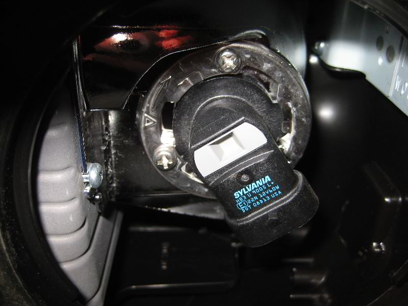 2013-2016-Toyota-RAV4-Headlight-Bulbs-Replacement-Guide-022