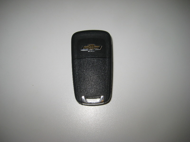 2014-2018-Chevrolet-Impala-Key-Fob-Battery-Replacement-Guide-002