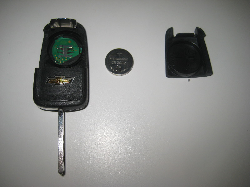 2014-2018-Chevrolet-Impala-Key-Fob-Battery-Replacement-Guide-008