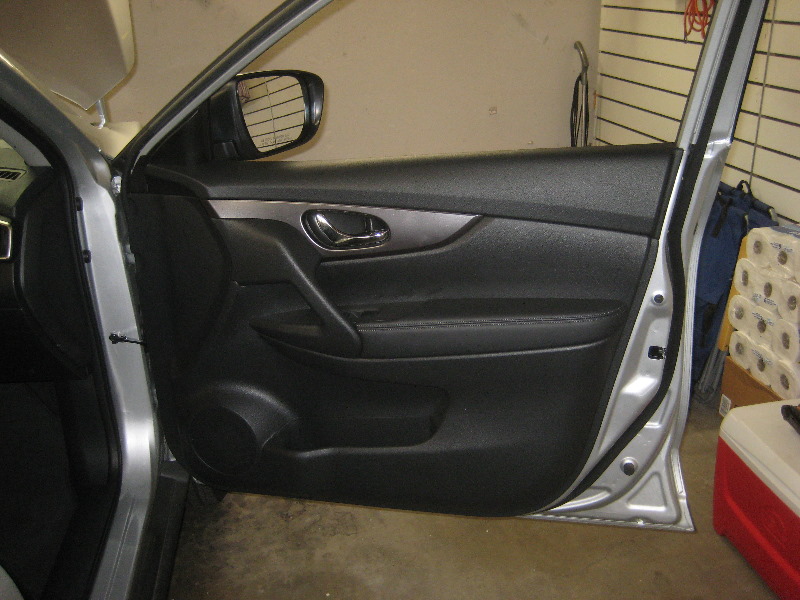 2014-2018-Nissan-Rogue-Interior-Door-Panel-Removal-Guide-001