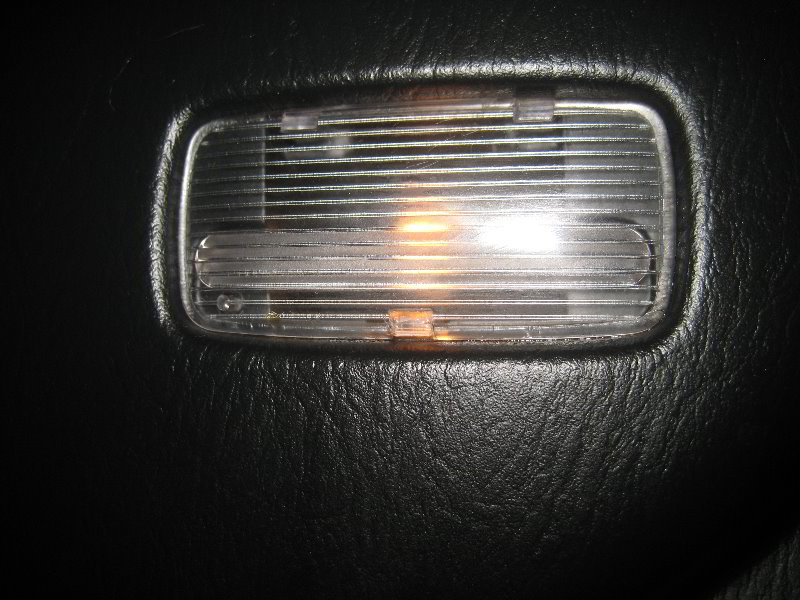 Acura-MDX-Courtesy-Step-Light-Bulb-Replacement-Guide-002