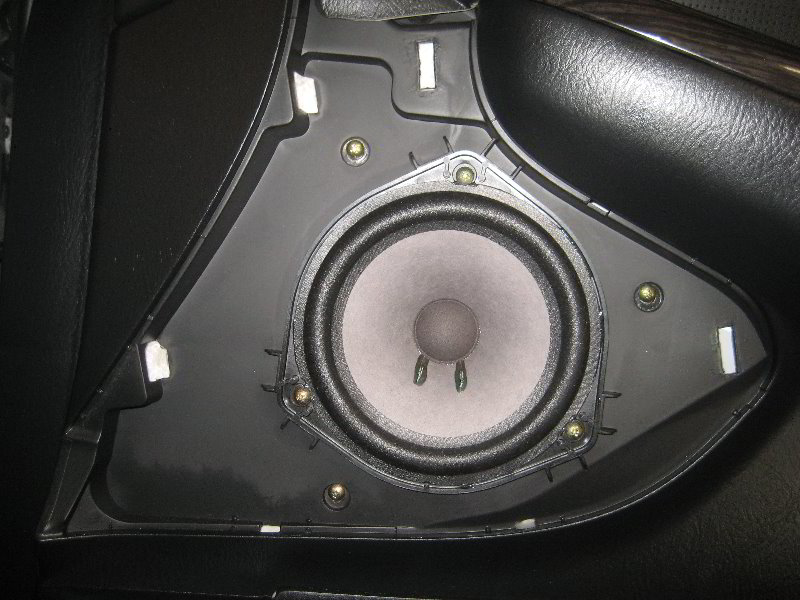 Acura-MDX-Front-Door-Speaker-Replacement-Guide-006