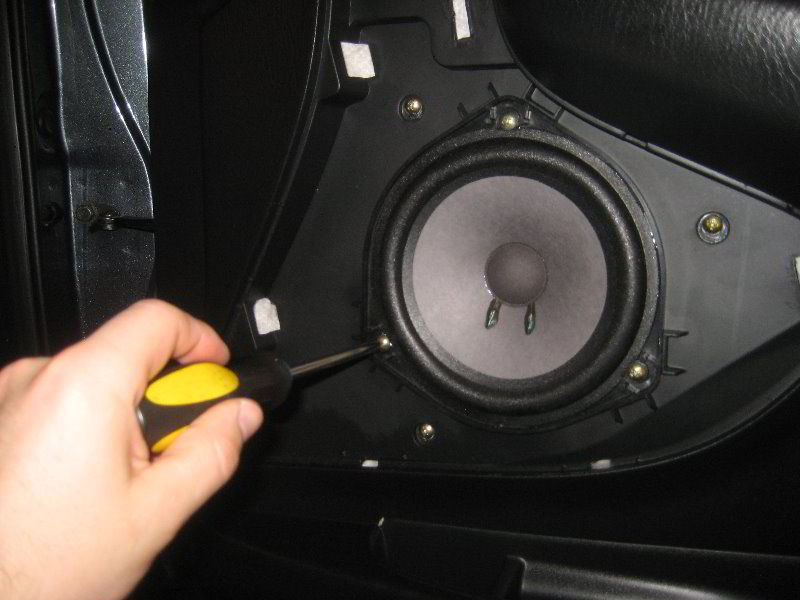 Acura-MDX-Front-Door-Speaker-Replacement-Guide-007