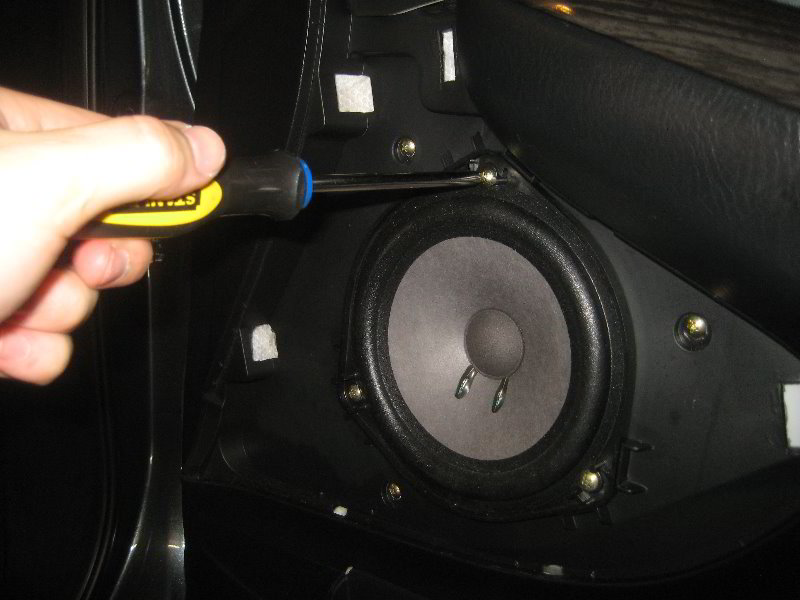 Acura-MDX-Front-Door-Speaker-Replacement-Guide-018