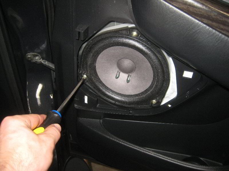 Acura-MDX-Rear-Door-Speaker-Replacement-Guide-008