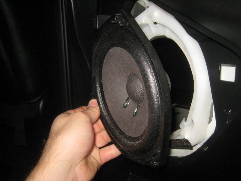 Acura-MDX-Rear-Door-Speaker-Replacement-Guide-012
