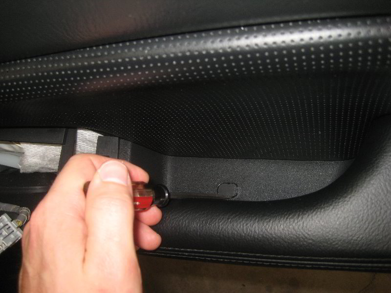 Acura-MDX-Rear-Interior-Door-Panels-Removal-Guide-015
