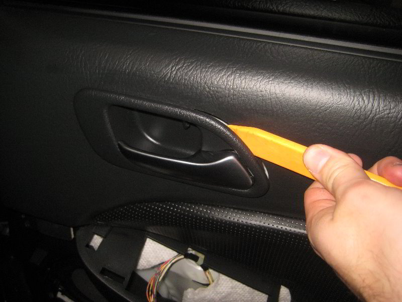 Acura-MDX-Rear-Interior-Door-Panels-Removal-Guide-026