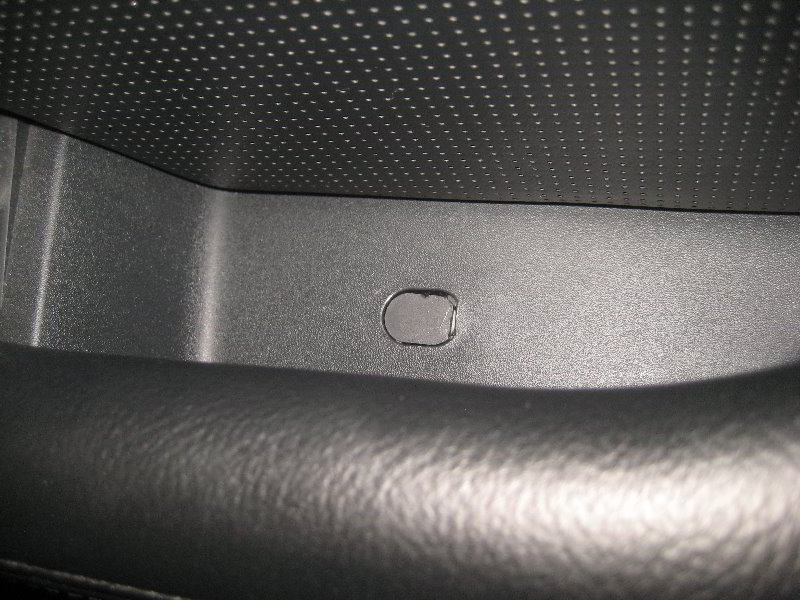 Acura-MDX-Rear-Interior-Door-Panels-Removal-Guide-057