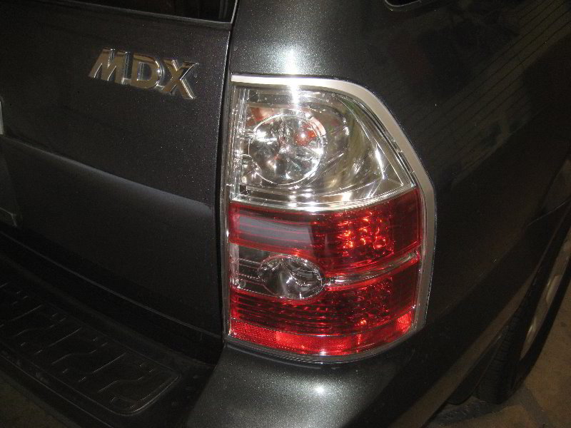 Acura-MDX-Tail-Light-Bulbs-Replacement-Guide-001