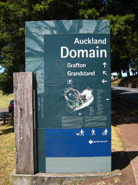 Auckland-Domain-Park-North-Island-New-Zealand-038