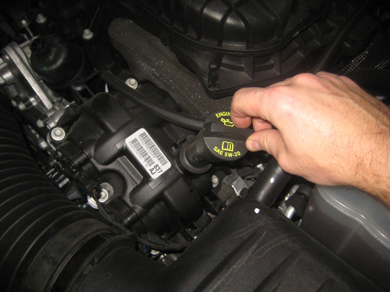 Chrysler-300-Pentastar-V6-Engine-Oil-Change-Filter-Replacement-Guide-010