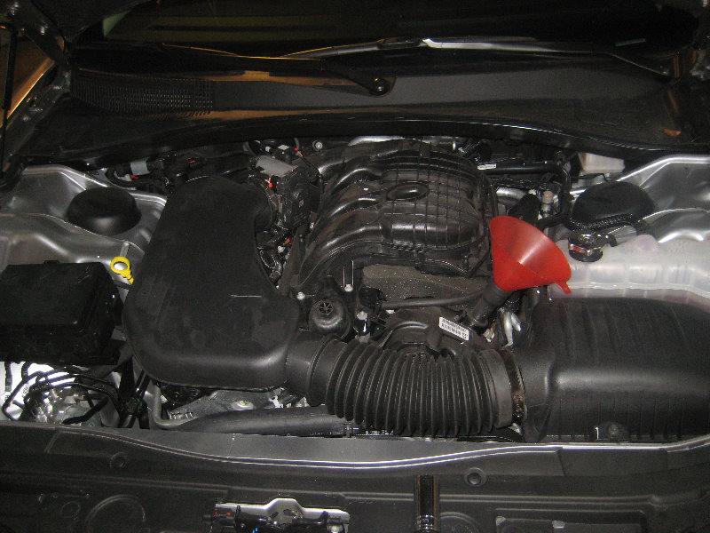 Chrysler-300-Pentastar-V6-Engine-Oil-Change-Filter-Replacement-Guide-036