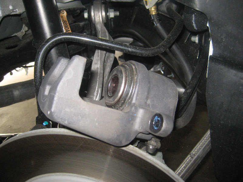 Chrysler-300-Rear-Disc-Brake-Pads-Replacement-Guide-015