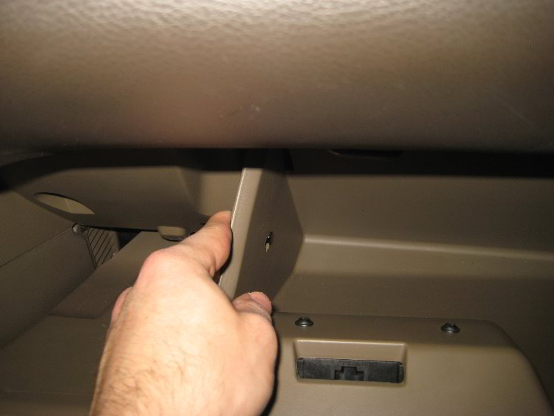 How to change cabin air filter chrysler pacifica