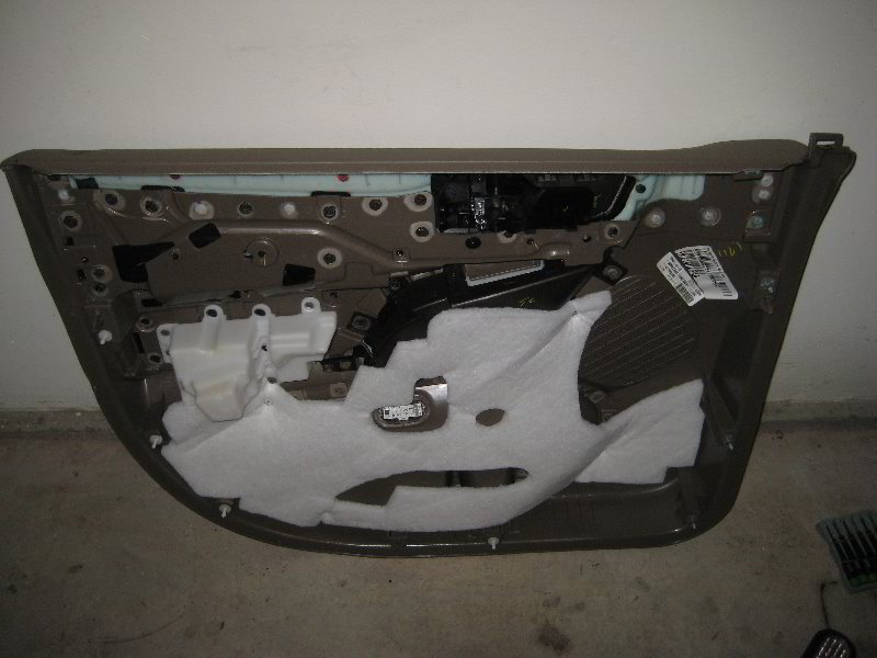 Chrysler-Town-and-Country-Interior-Door-Panel-Removal-Guide-023