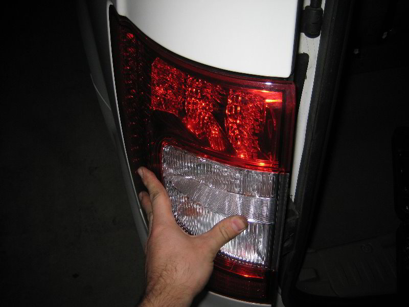 Chrysler-Town-and-Country-Tail-Light-Bulbs-Replacement-Guide-021