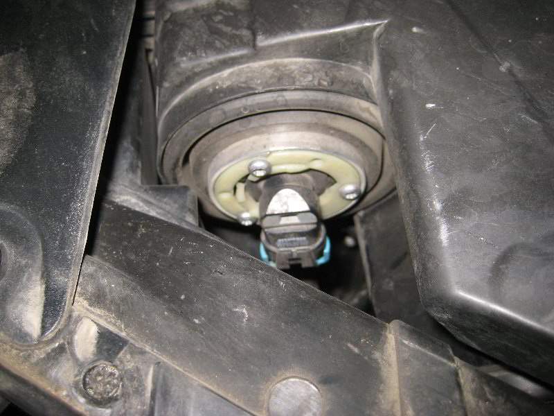 Dodge-Avenger-Headlight-Bulbs-Replacement-Guide-014