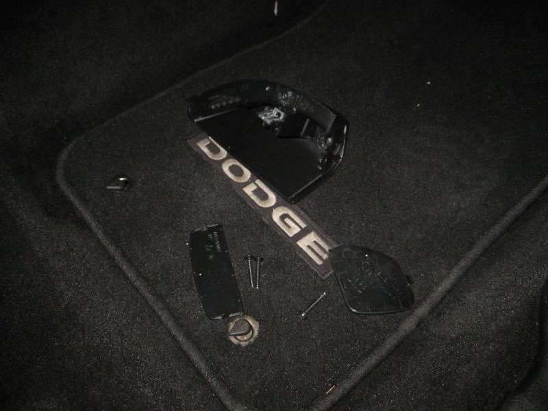 Dodge-Avenger-Interior-Door-Panel-Removal-Guide-015