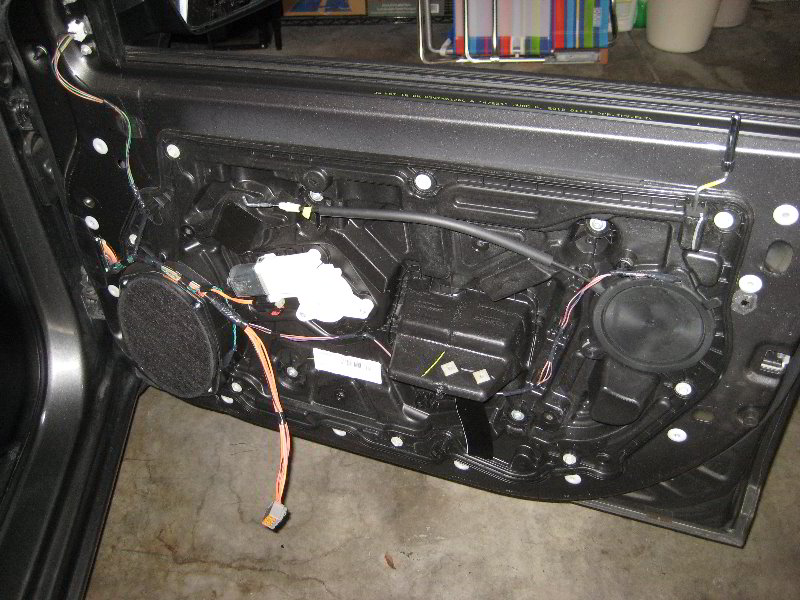 Dodge-Avenger-Interior-Door-Panel-Removal-Guide-029