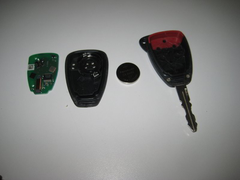 Dodge-Avenger-Key-Fob-Battery-Replacement-Guide-007