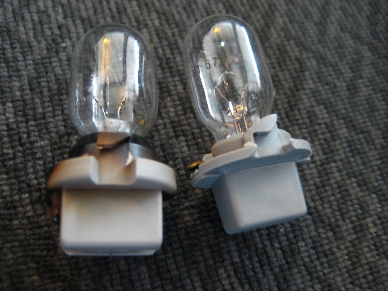 Dodge-Caravan-Tail-Light-Bulbs-Replacement-Guide-012