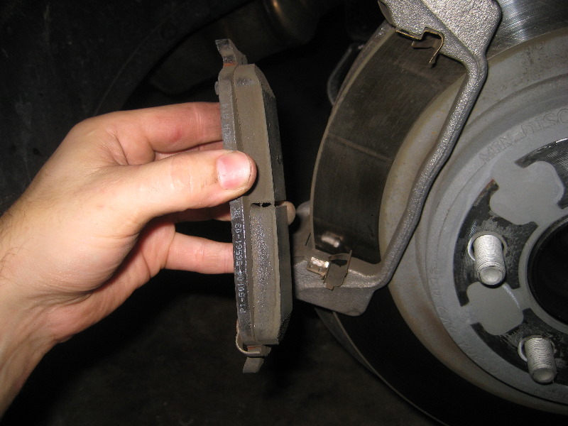 Dodge-Challenger-Front-Disc-Brake-Pads-Replacement-Guide-017