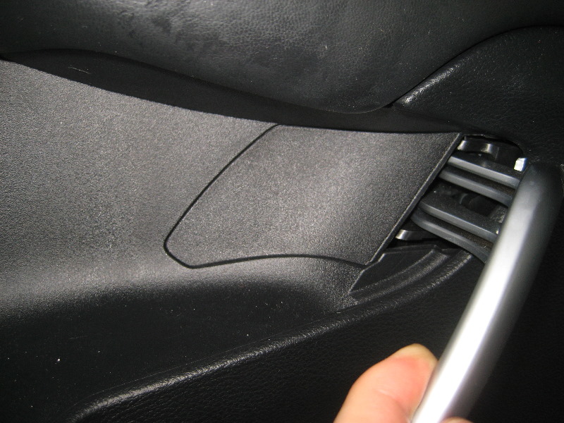 Dodge-Challenger-Interior-Door-Panel-Removal-Guide-055