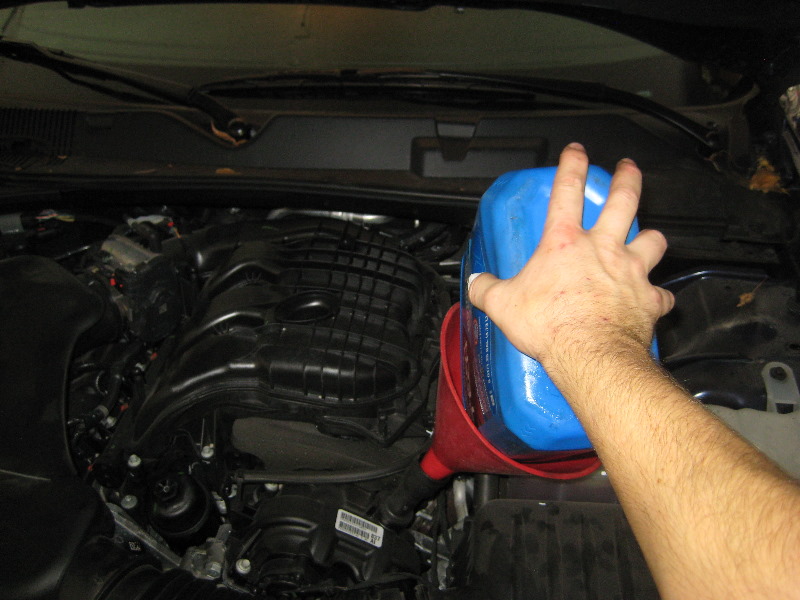 Dodge-Challenger-Pentastar-V6-Engine-Oil-Change-Filter-Replacement-Guide-031
